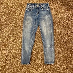 Cute tight girls blue jeans